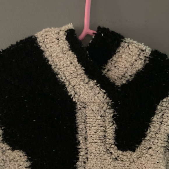 NWT SANDY LIANG Hooded  Black and White Animal Print Sweater - Picture 6 of 7